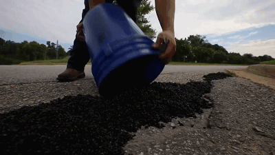 美國(guó)公路補(bǔ)丁膠帶！太神奇了吧